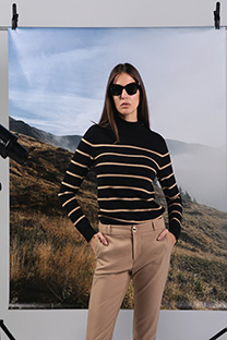 Ženske pantalone ravnog kroja sa džepovima Tiffany Production