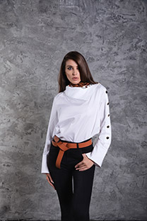 Ženska košulja sa visokom kragnom i ukrasnim dugmićima Tiffany Production