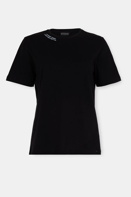 Majica sa diskretnim natpisom Tiffany Production