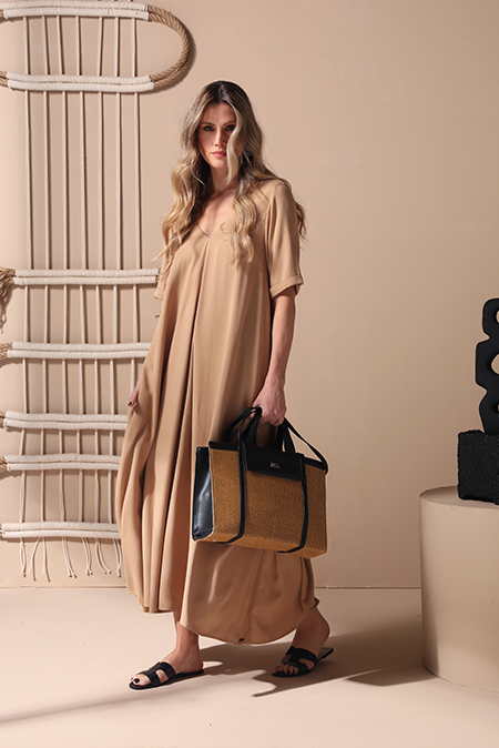 Tiffany Production Oversize haljina kratkih rukava sa V izrezom